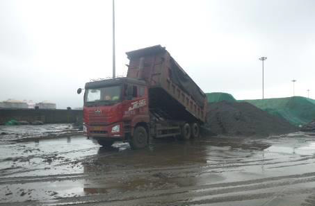 Cargo discharged to open stockyard